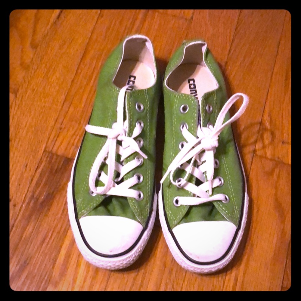 Bright Green Lo top Chuck Taylor Converse